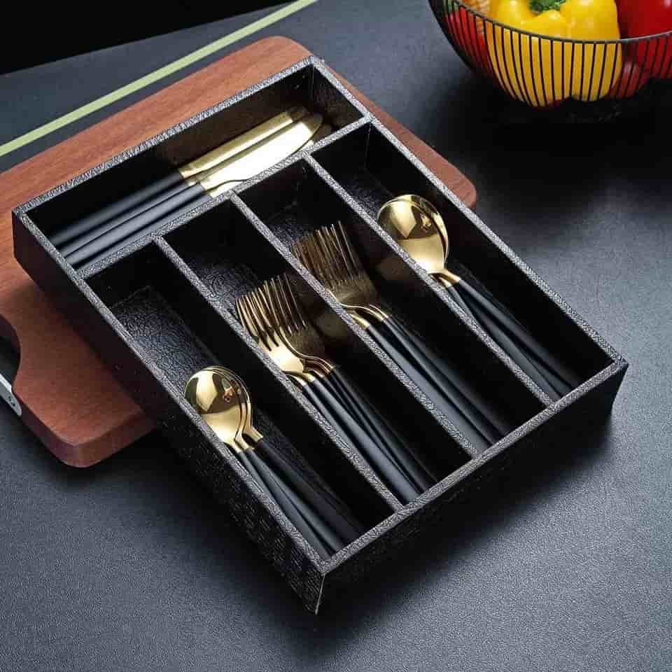 Leatherette Crocodile Pattern Cutlery Tray