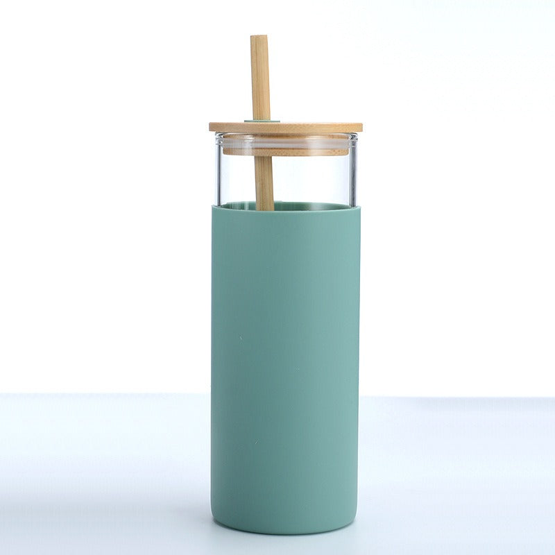 Sustainable borosilicate tumbler cup with straw and bamboo lid in Pakistan