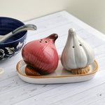Garlic & Onion Condiment Shaker Set – Ceramic Salt & Pepper Shakers with Tray