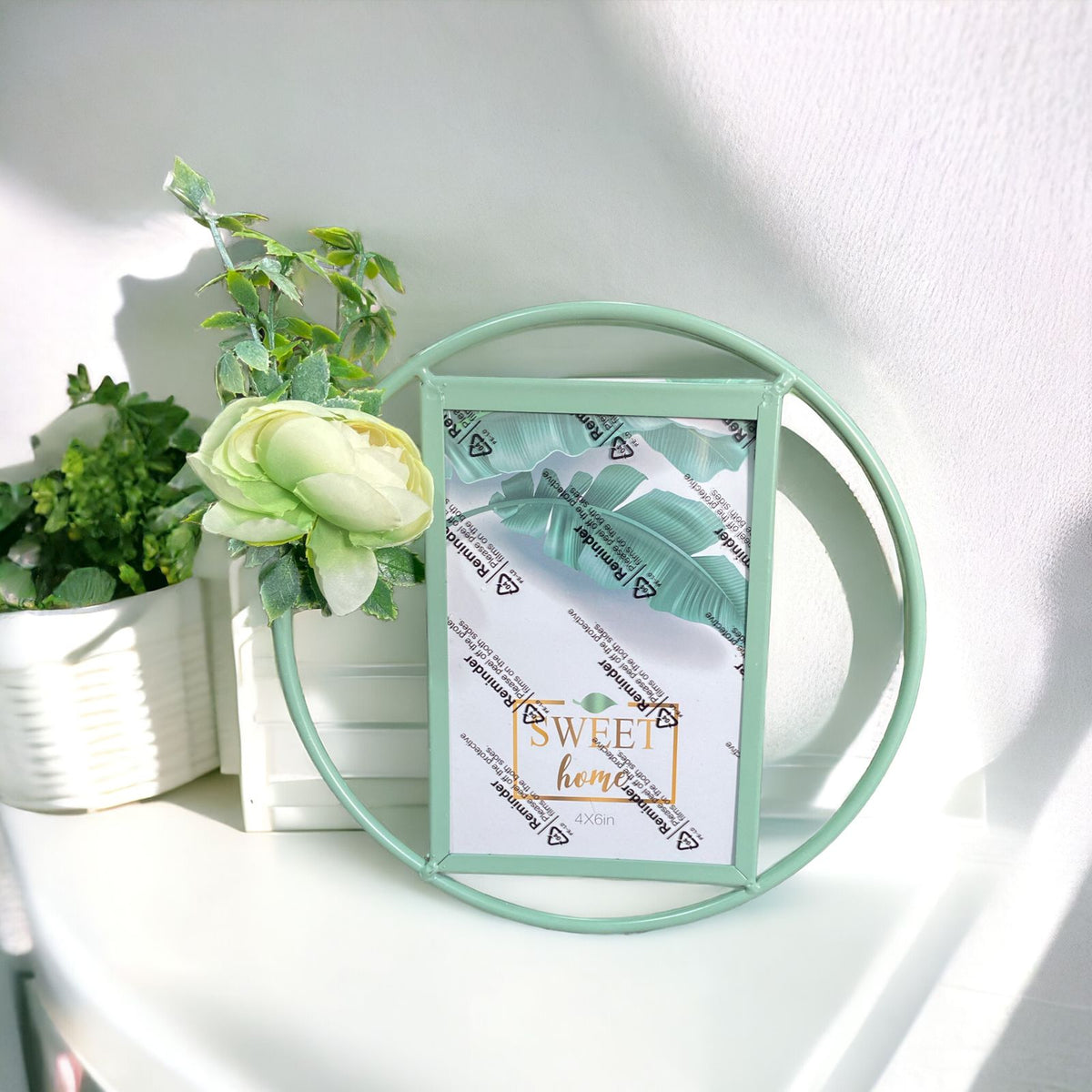 Round Modern Flower Photo Frame | Home Décor