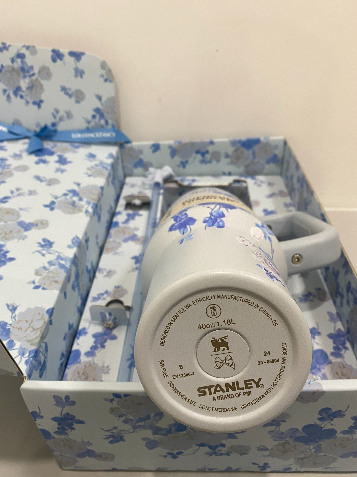 Stanley tumbler and cup – premium stainless steel drinkware and water bottles in Pakistan