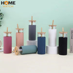 550 ml borosilicate glass tumbler with silicone sleeve, bamboo lid and straw