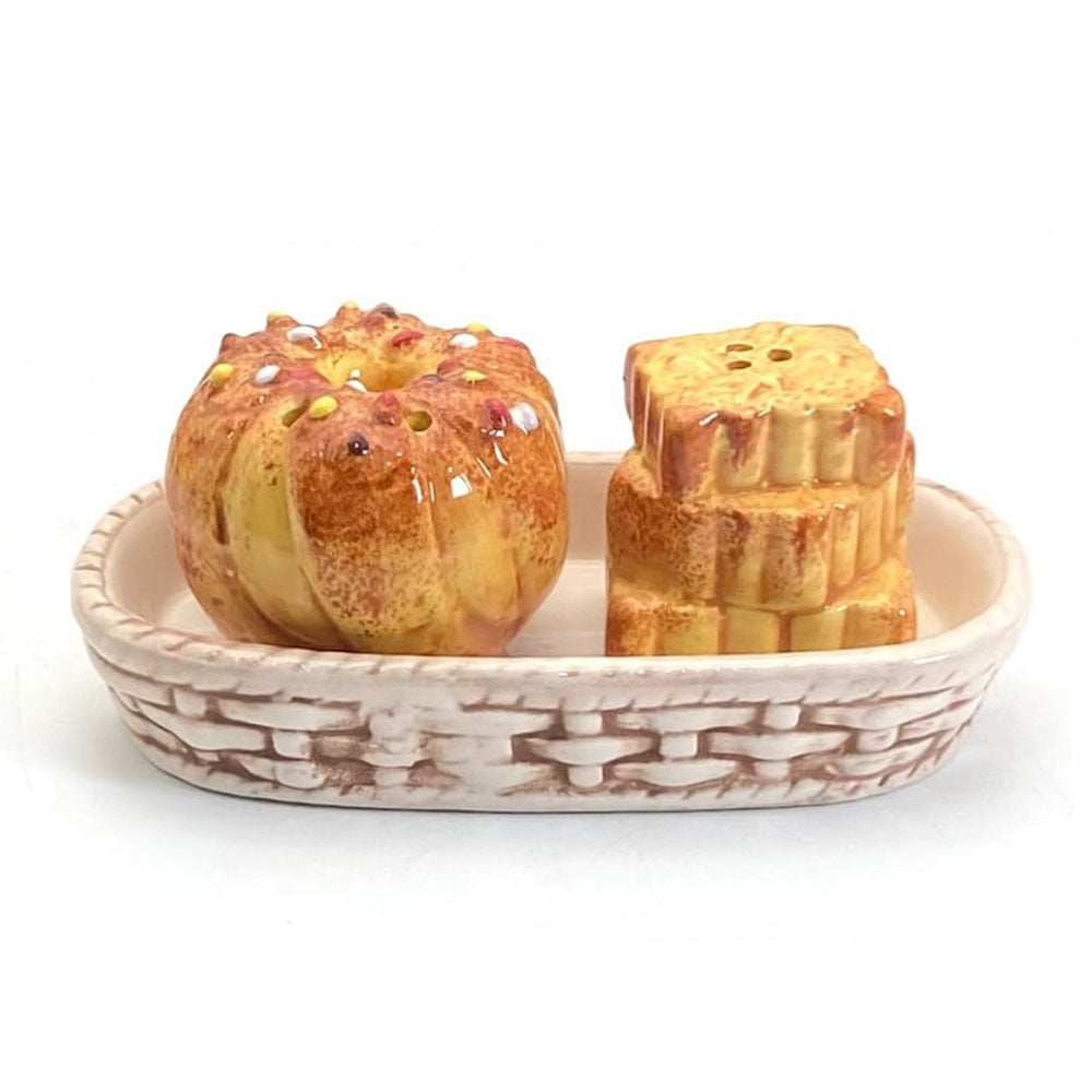 Cake-Shaped Ceramic Salt & Pepper Shaker Set Pakistan – Cute Decorative Glazed Ceramic Table Shakers for Kitchen & Dining Use