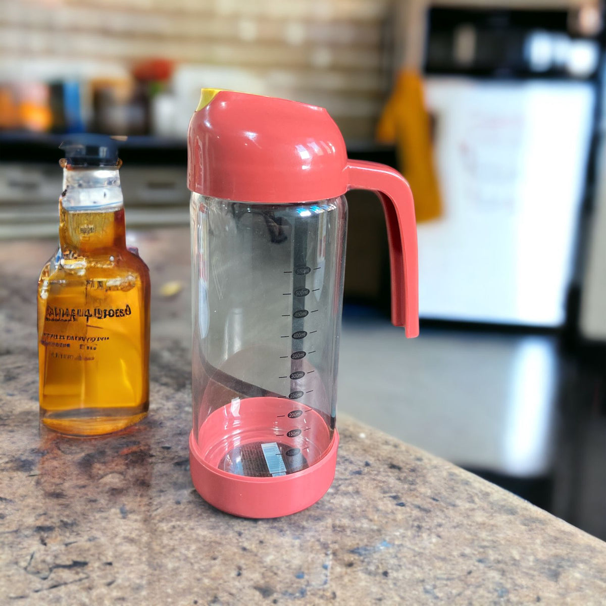 Leak-Proof Oil Bottle with Auto Lid Opening - Home Hatch